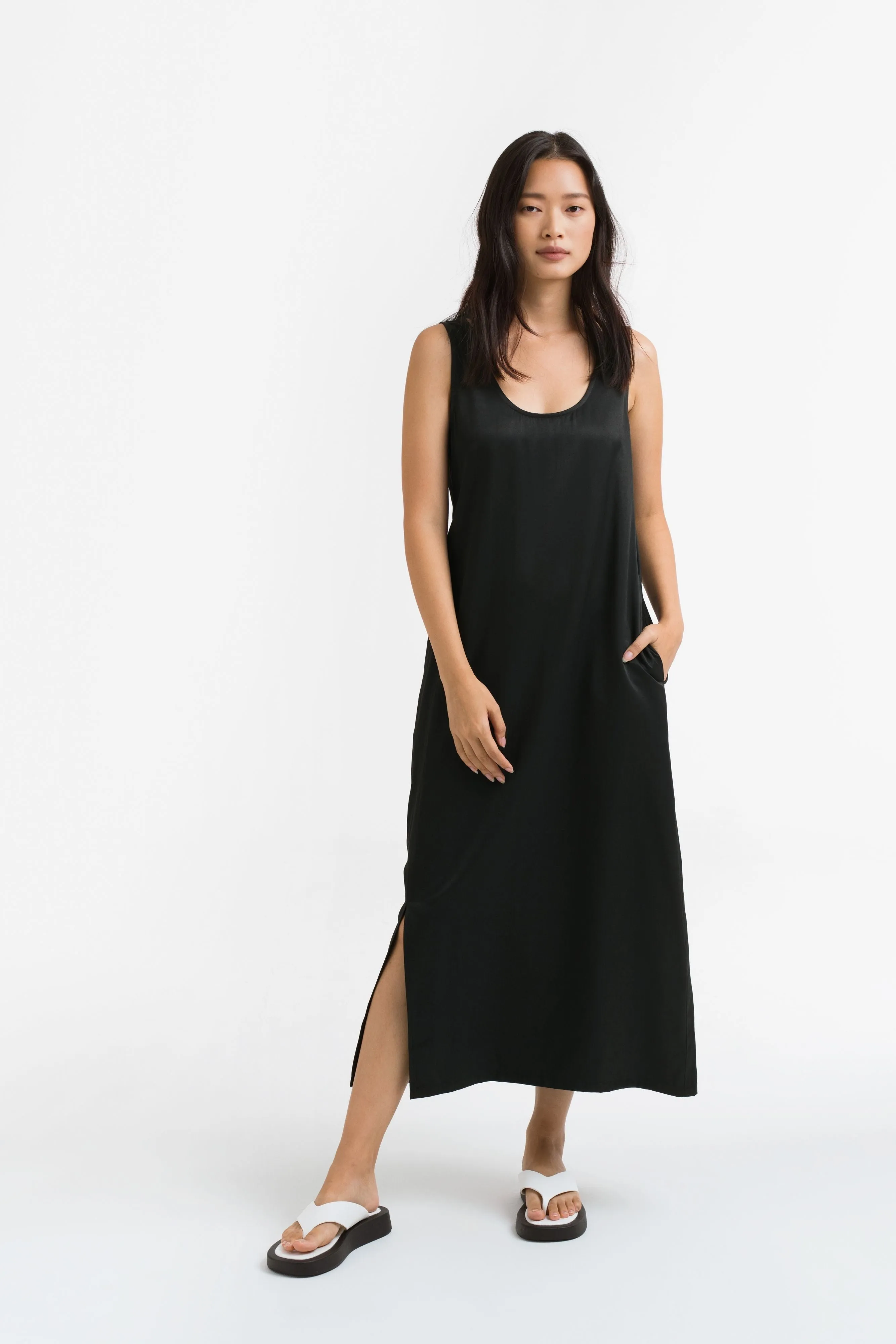 Catherine Midi Dress in Black