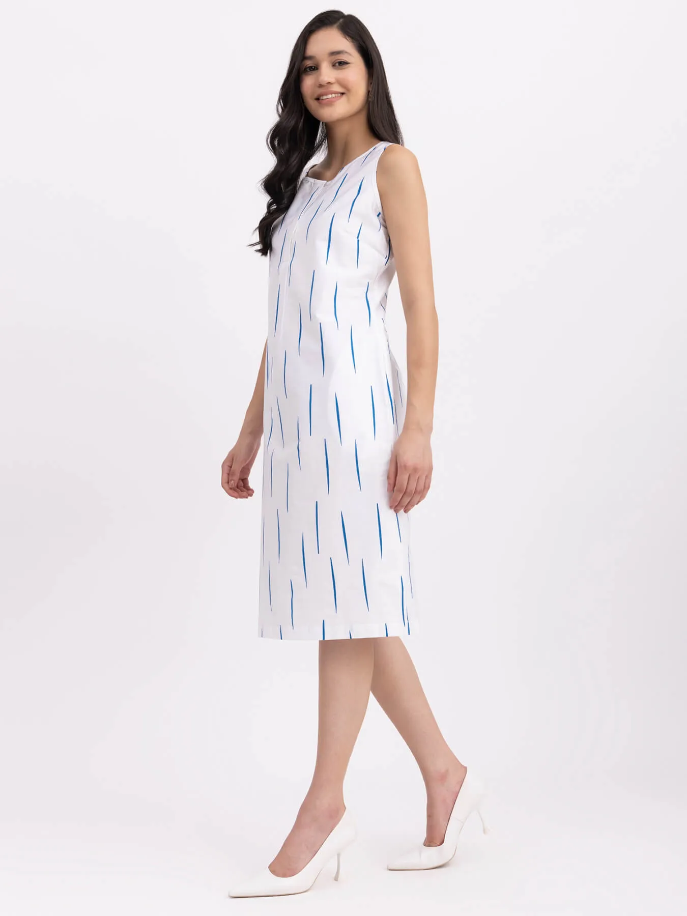 Cotton Geometric Print Shift Dress - White And Blue