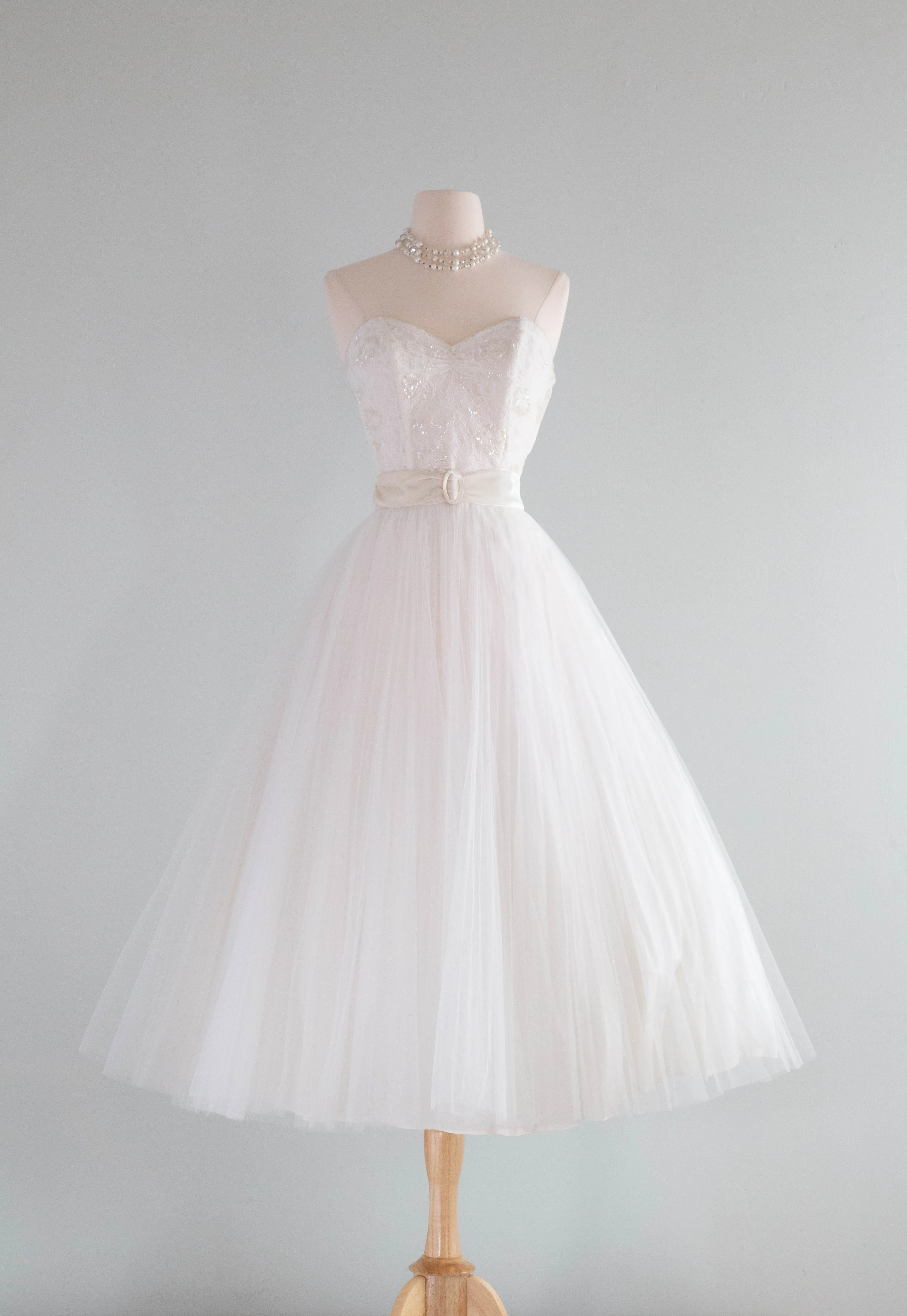 *Earth Angel* 1950's Crystal Pleated Tulle Wedding Dress With Sweetheart Lace Bodice / Small