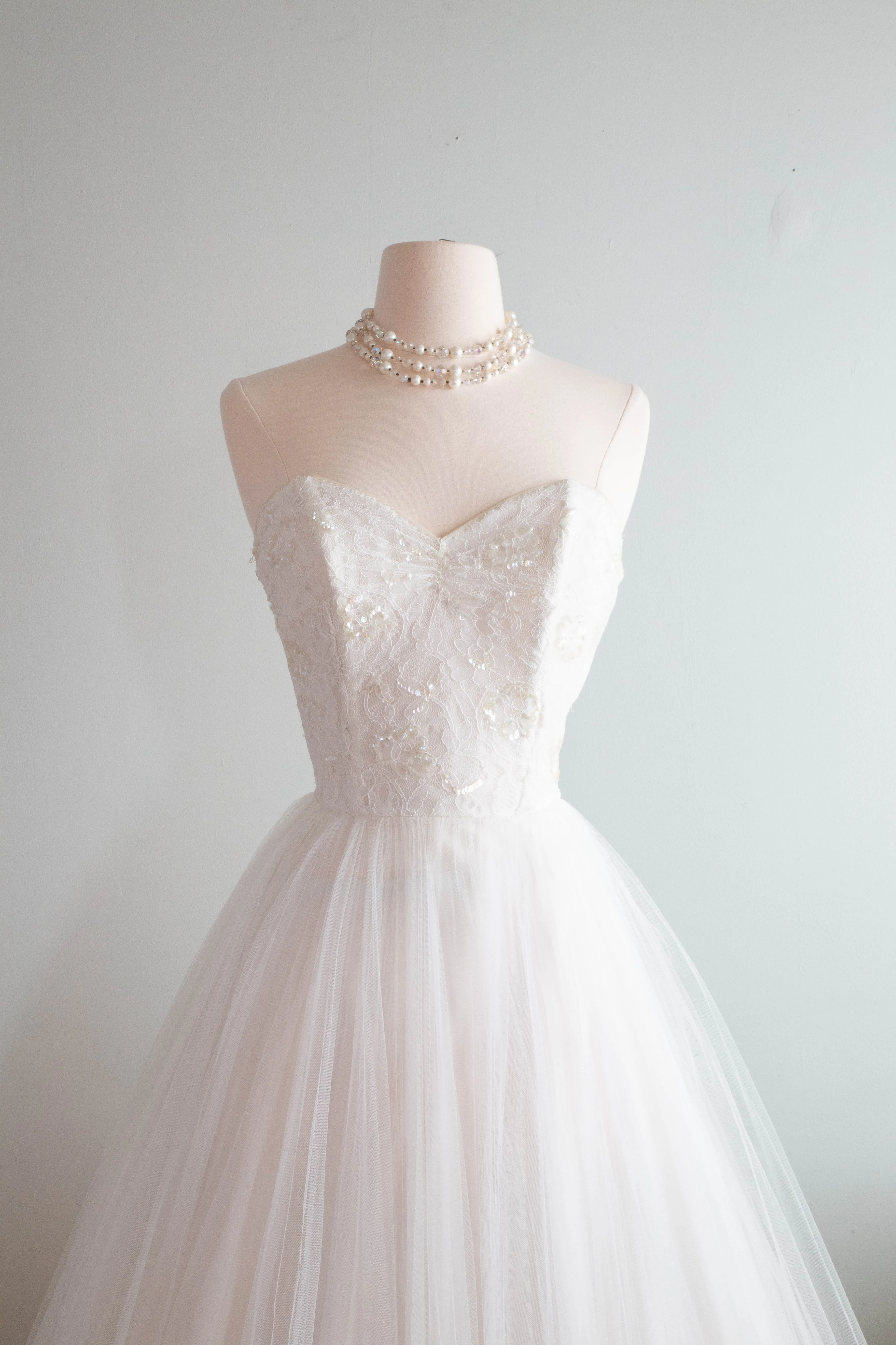 *Earth Angel* 1950's Crystal Pleated Tulle Wedding Dress With Sweetheart Lace Bodice / Small