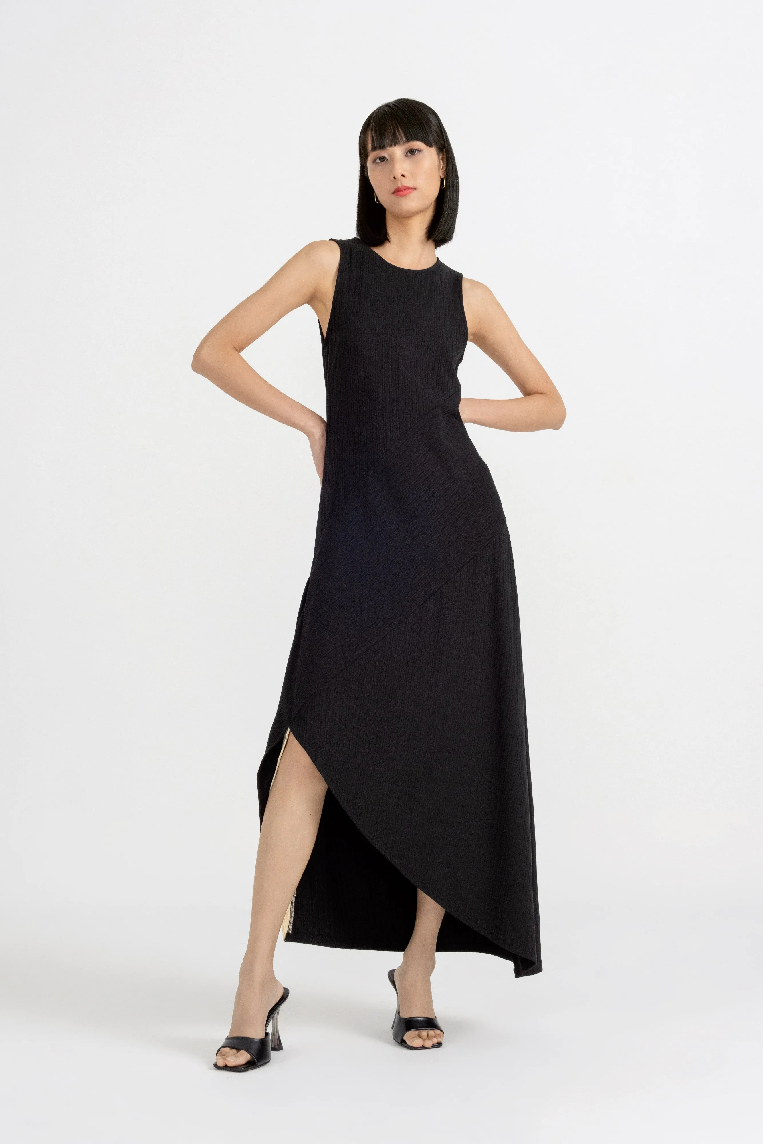 Odelia Slit-Detailed Dress in Jet Black